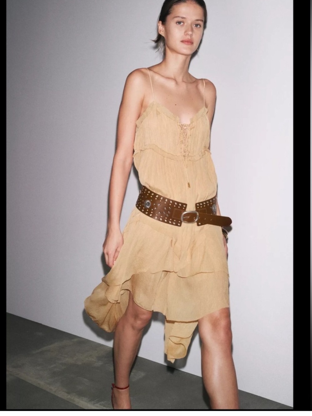 Zara leather wide belt with metal flower & studs - Picture 7 of 13